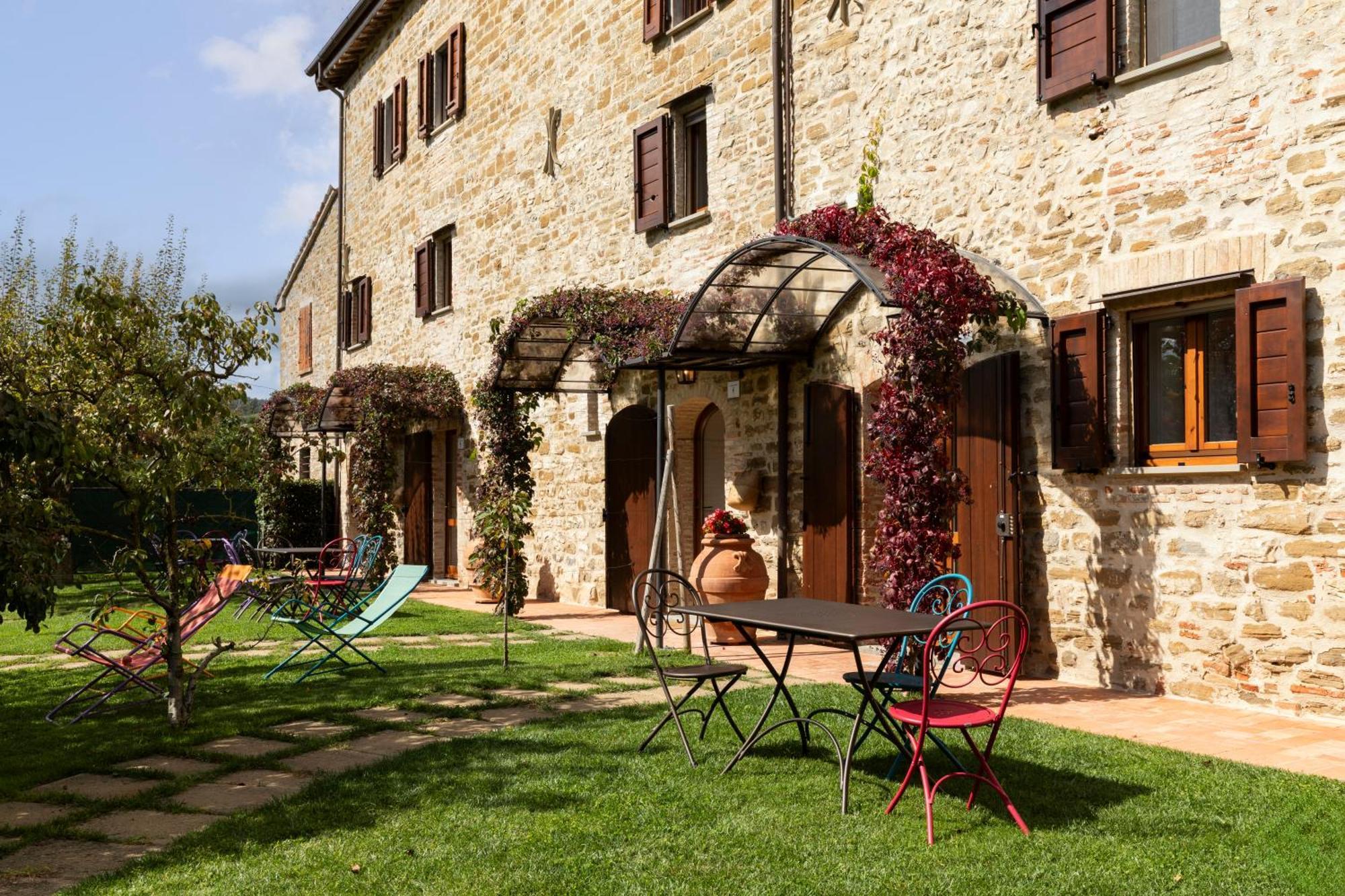 Agriturismo I Gelsi Di Santa Cristina 구비오 외부 사진